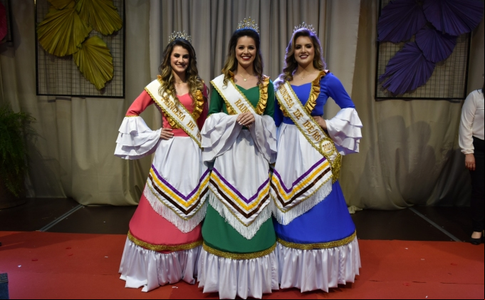 Foto ESCOLHA DAS SOBERANAS DO MUNICÍPIO DE IPÊ/RS
